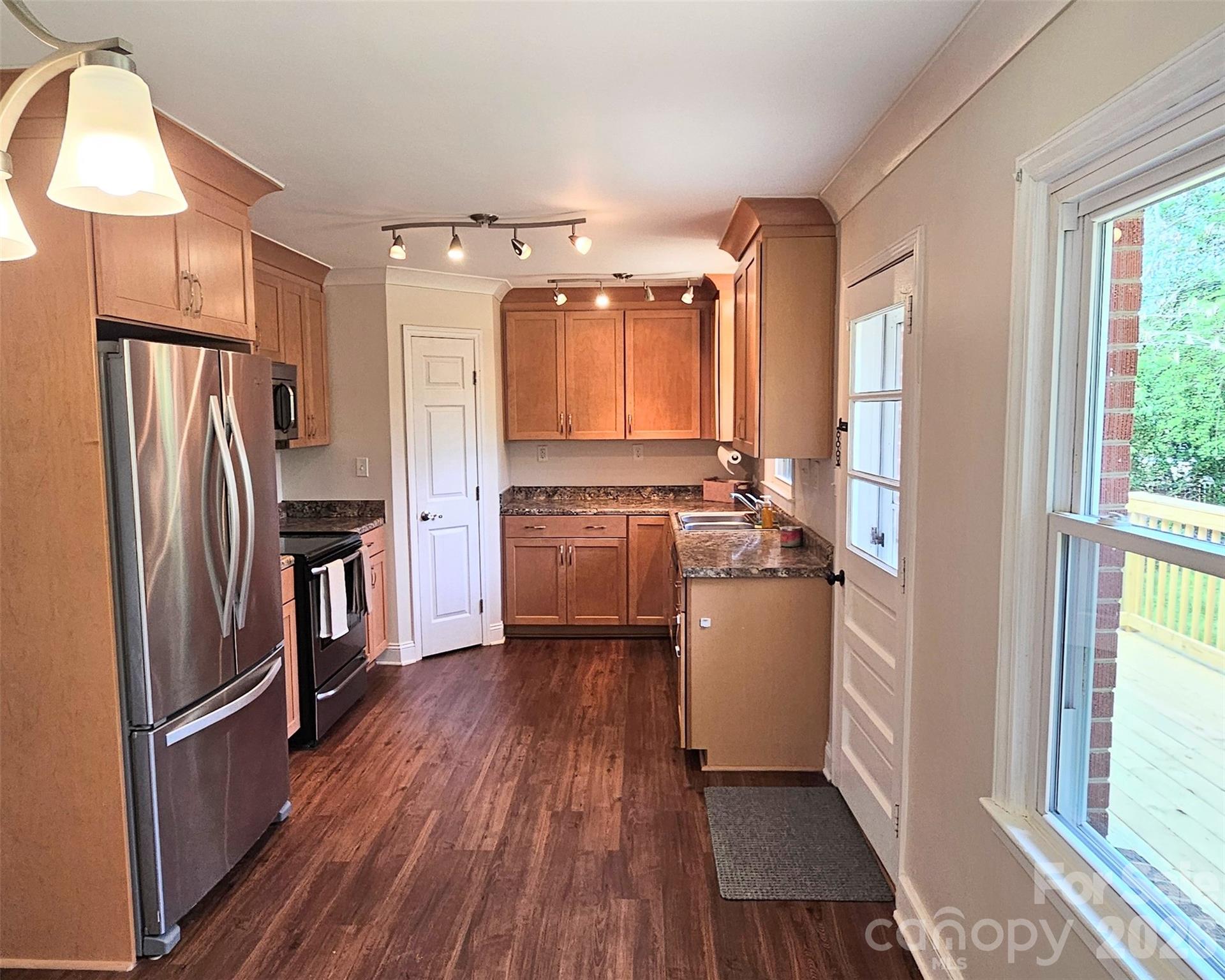 Dutchman Heights - Residential