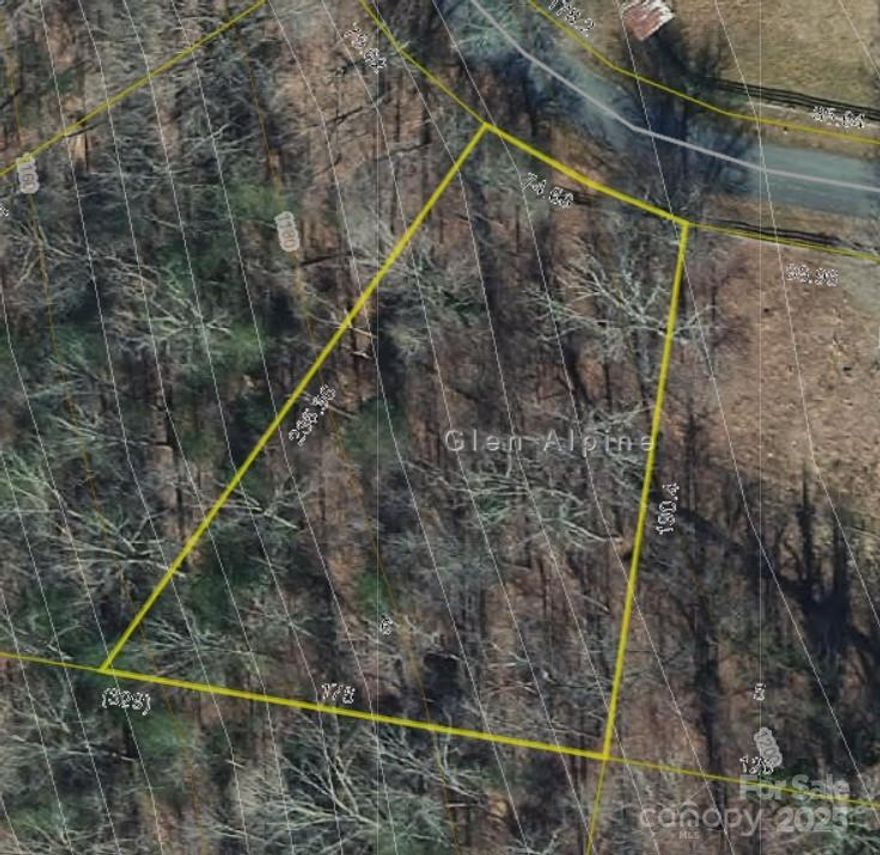 Prime building lot located in an established neighborhood in charming Glen Alpine!  Conveniently located to schools, shopping, scenic Lake James, Catawba River, state parks, popular hiking/biking trails and more!  Walk to the many festivals and parades Glen Alpine hosts throughout the year.  Utility information: City of Morganton Water available, tap fee required.  Spectrum cable and internet. Glen Alpine trash pickup. Duke Energy. Septic needed.