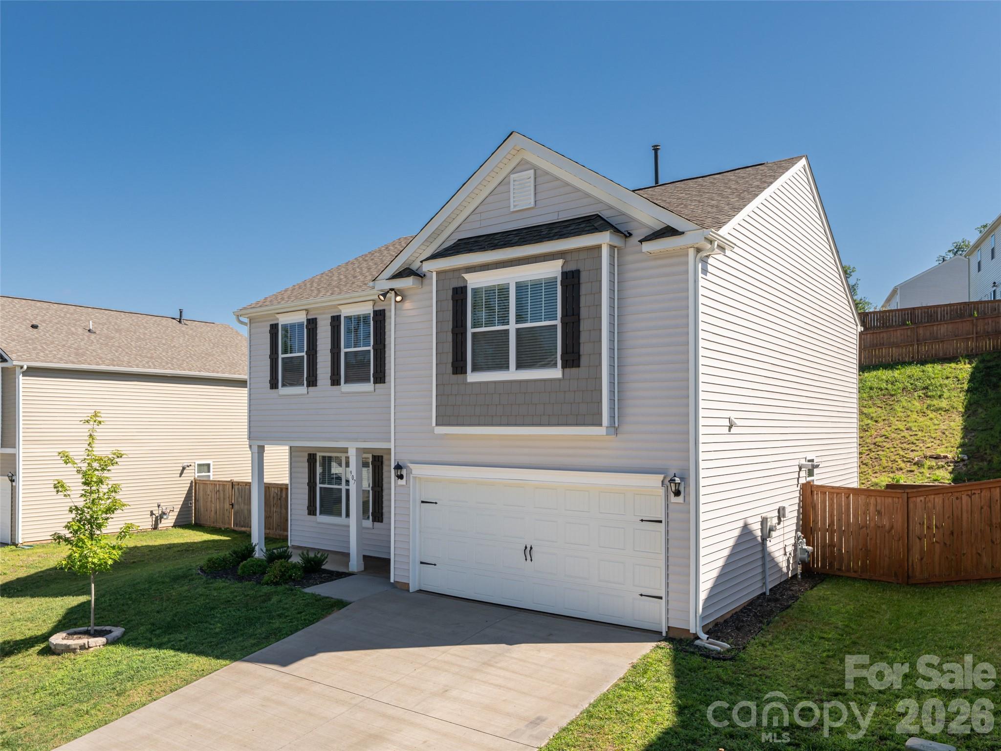 907 Newport Court