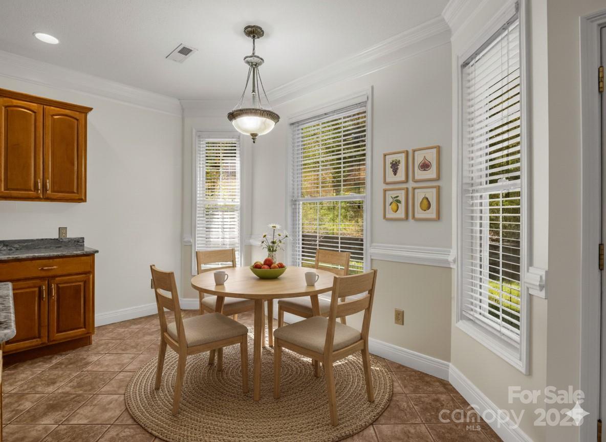 124 Shadow View Drive