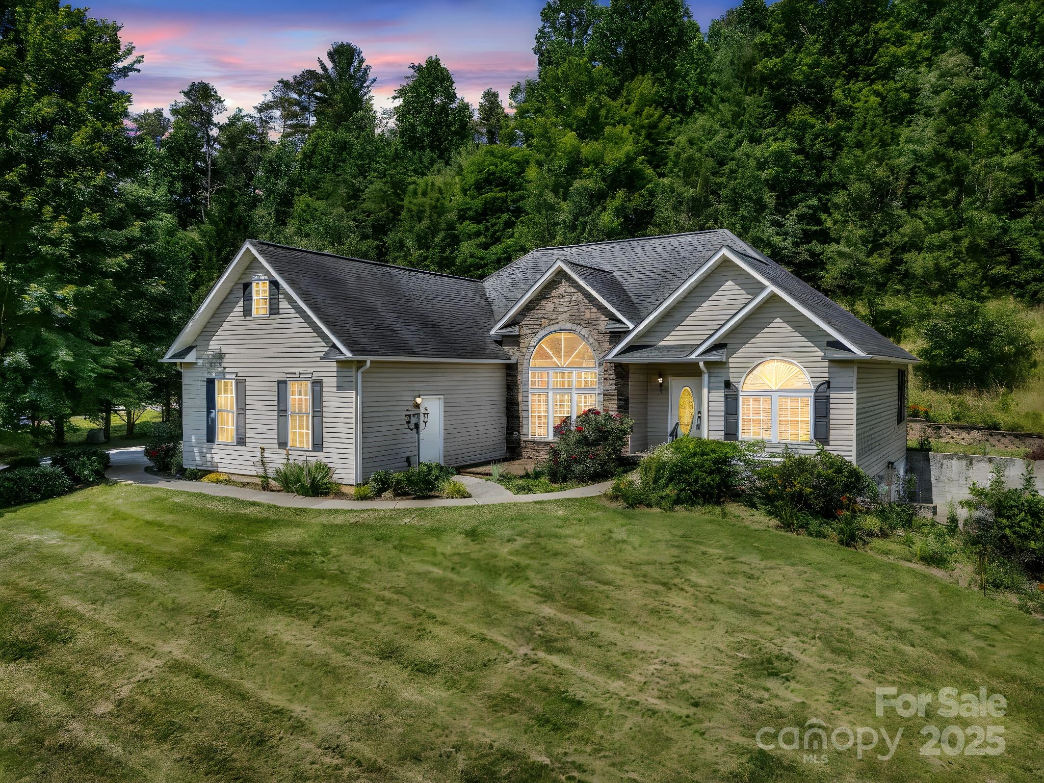 124 Shadow View Drive