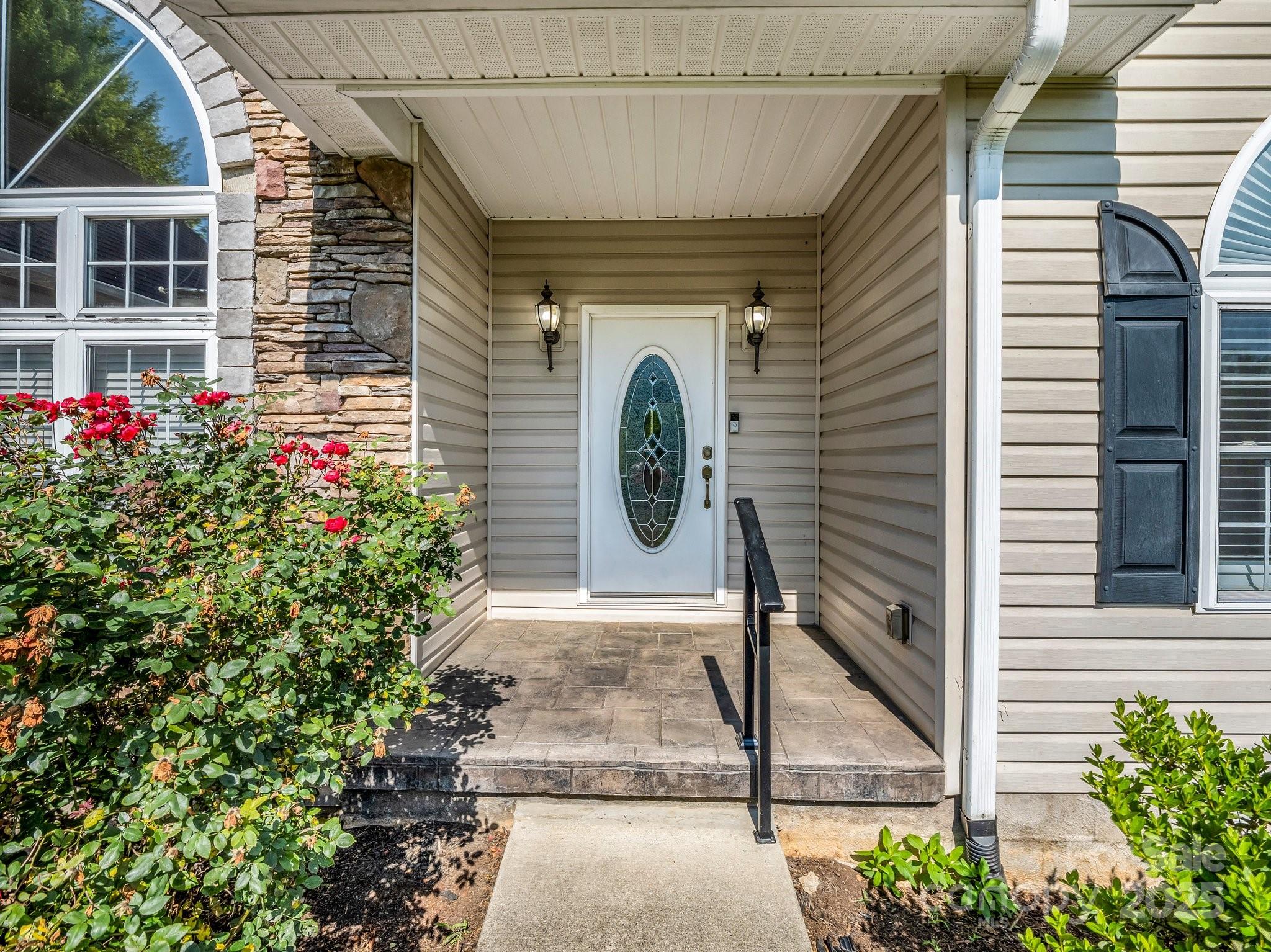 124 Shadow View Drive