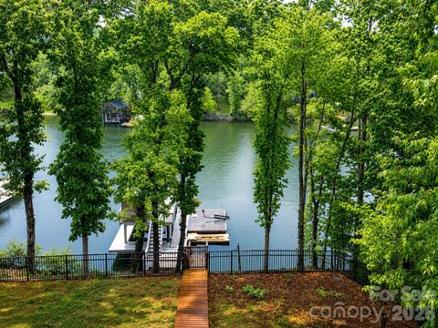 Photo of 16121 Tana Tea Circle, Tega Cay, SC 29708 (MLS # 4381341)