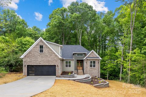 2108 Lakeview Circle Matthews NC 28105