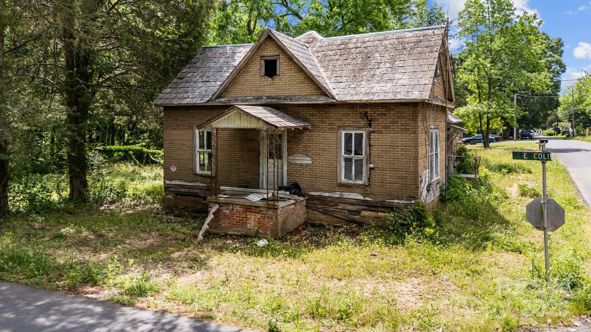 203 E College Street