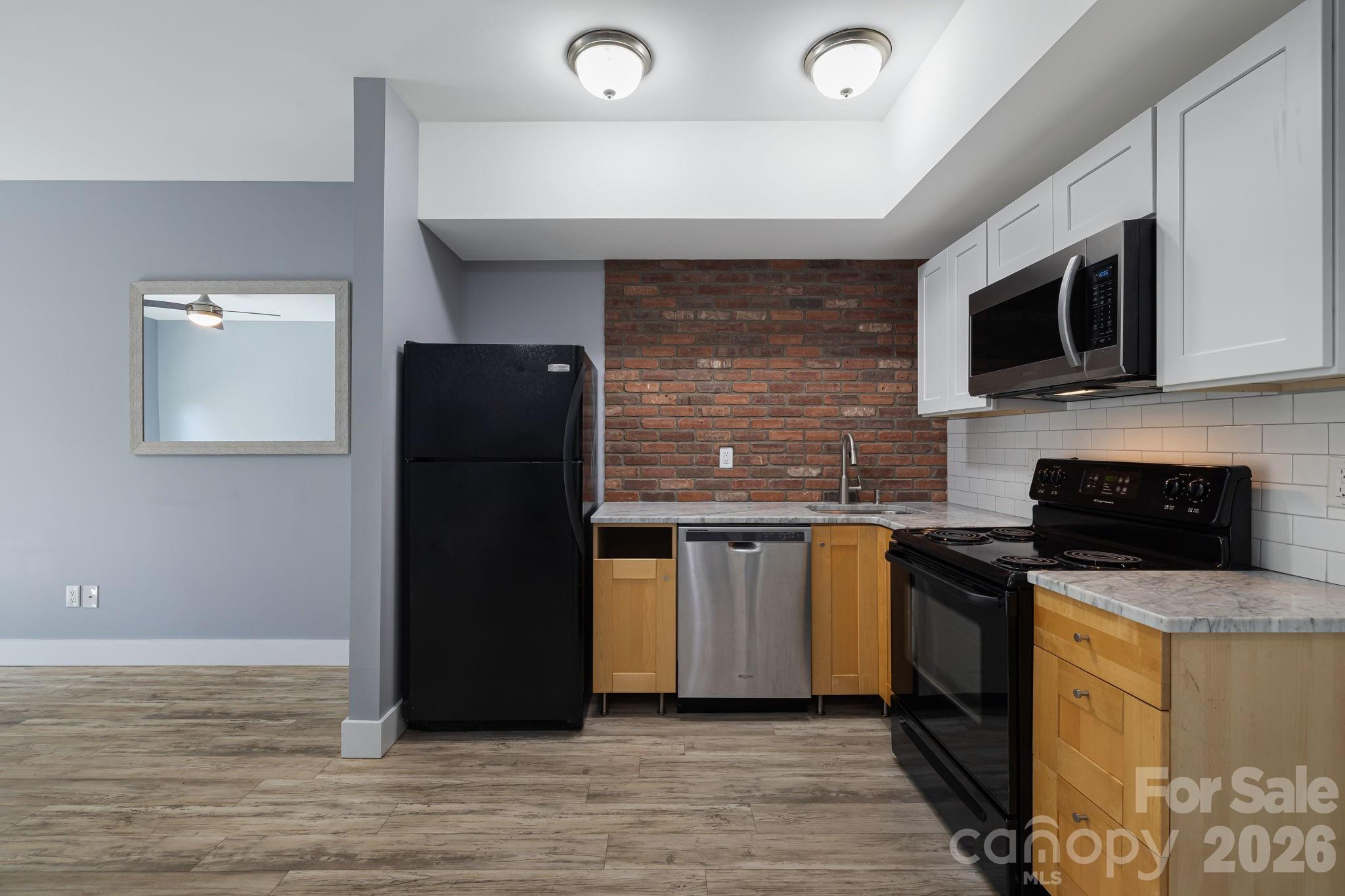 125 Clingman Avenue 203