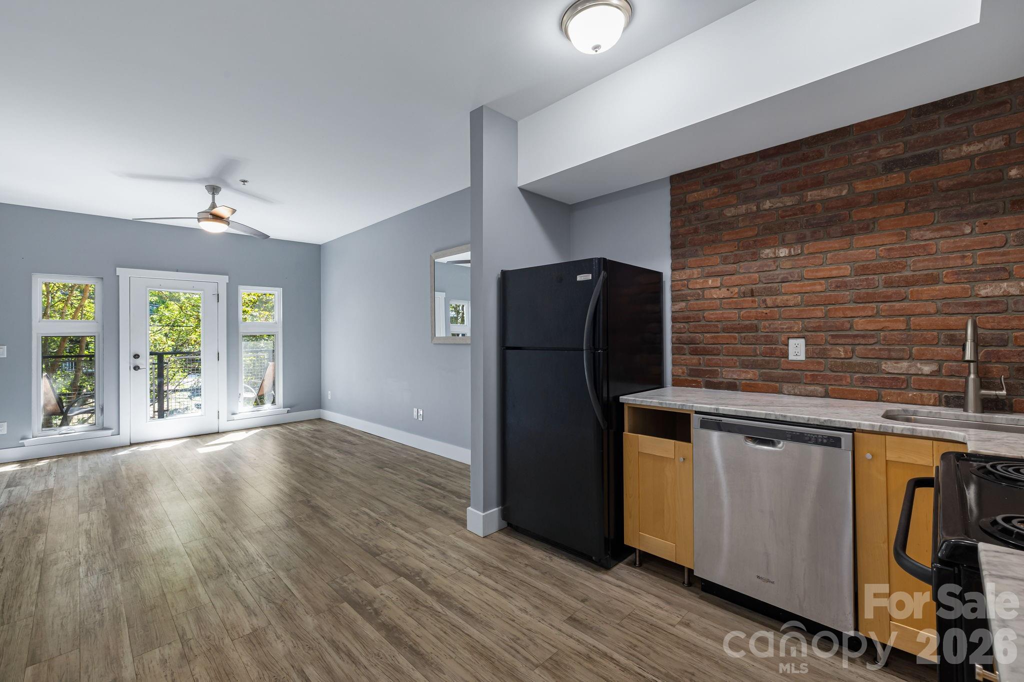 125 Clingman Avenue 203