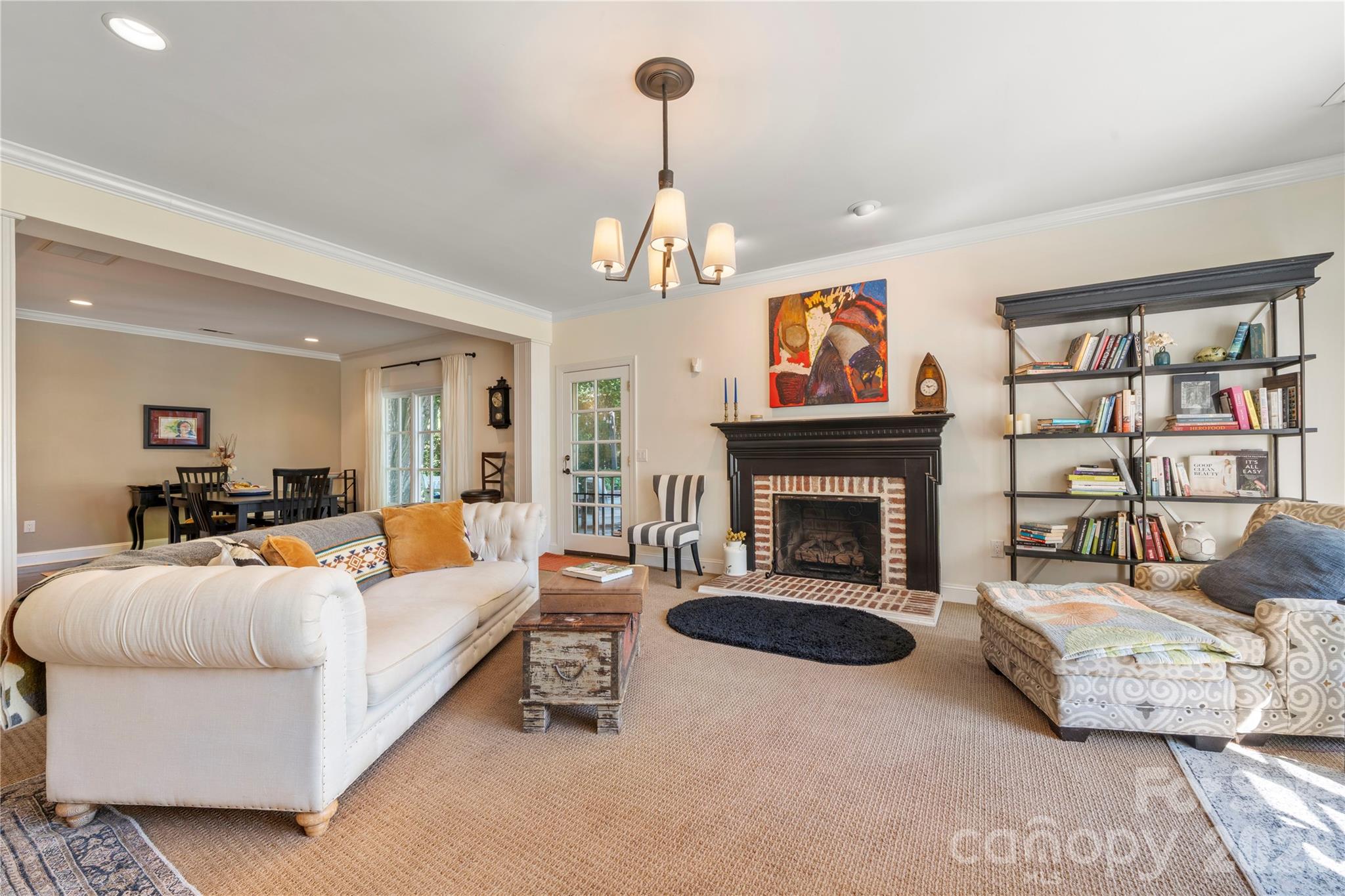 270 Sunset Drive SE