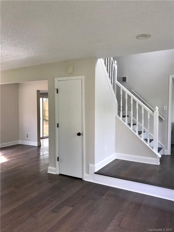 Olde Whitehall - Residential