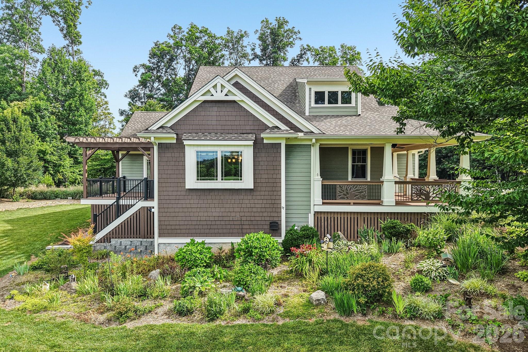 17 Hamilton Woods Lane