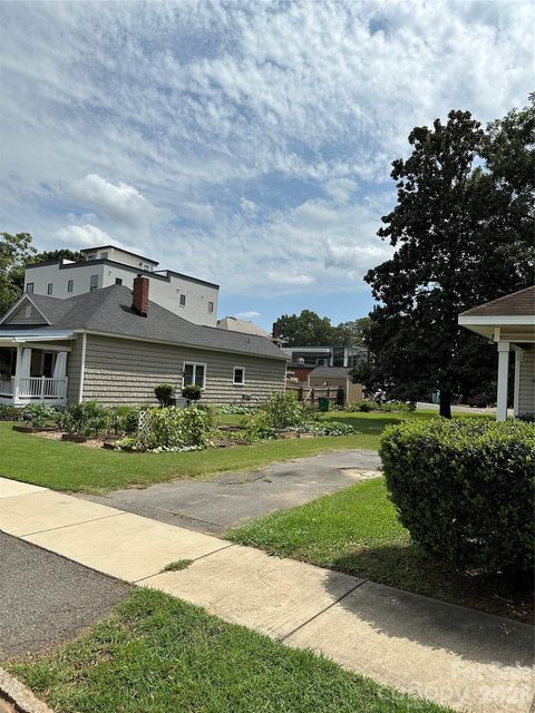 Photo of 820 Cross Trail Drive, Charlotte, NC 28204 (MLS # 4345867)