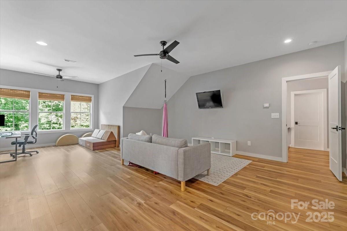 Royal Oaks - Residential