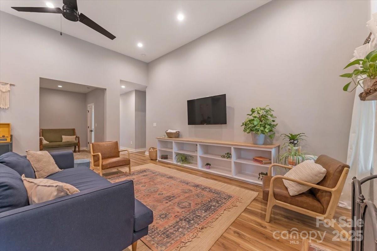 Royal Oaks - Residential