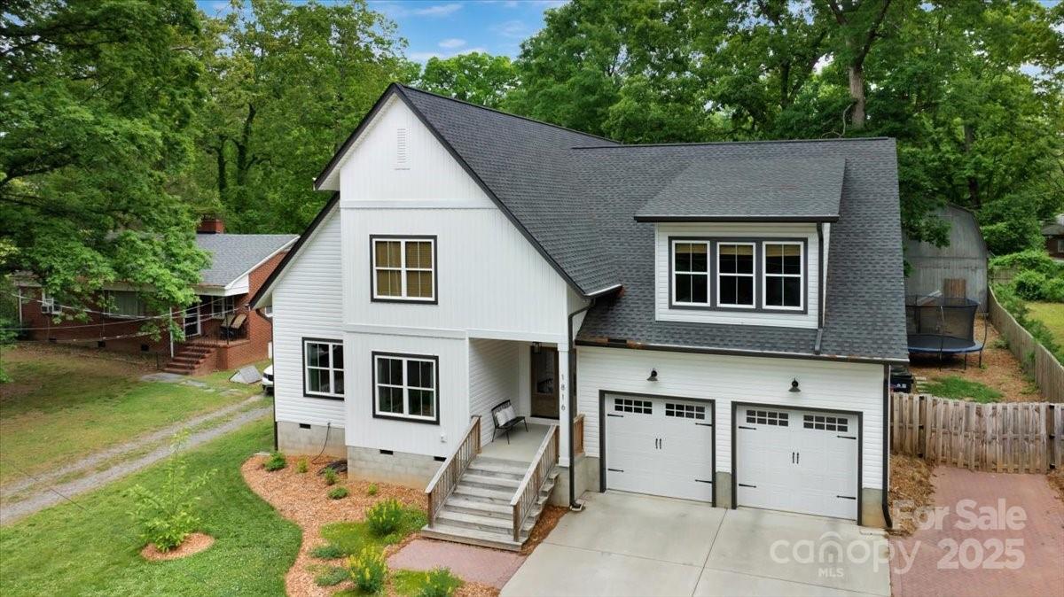 1816 Lisbon Lane
