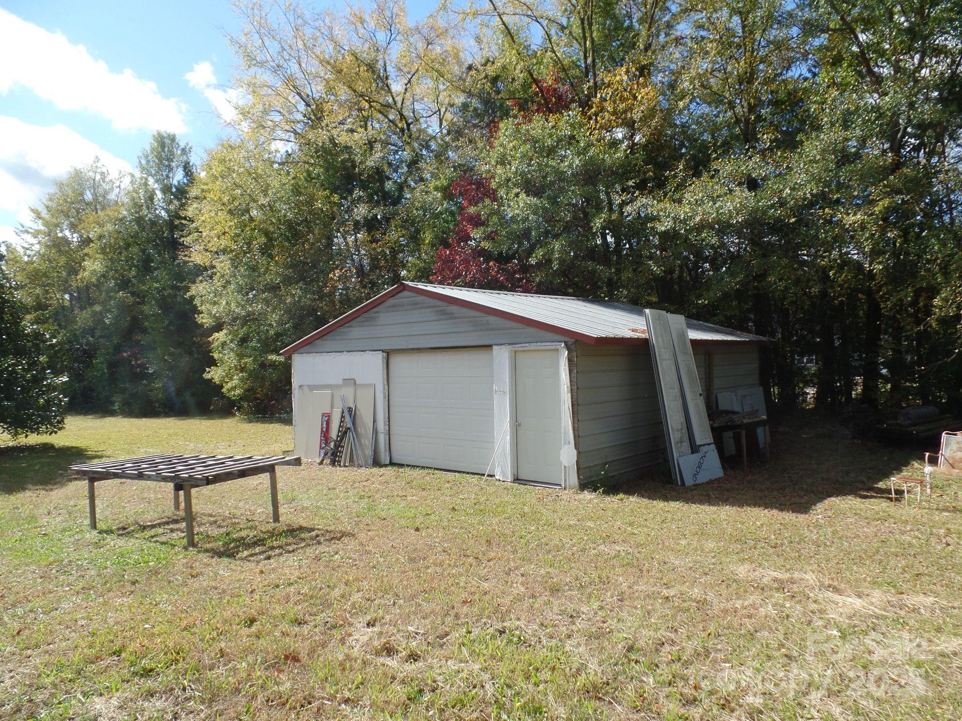 00 Mt Holly-Huntersville Road