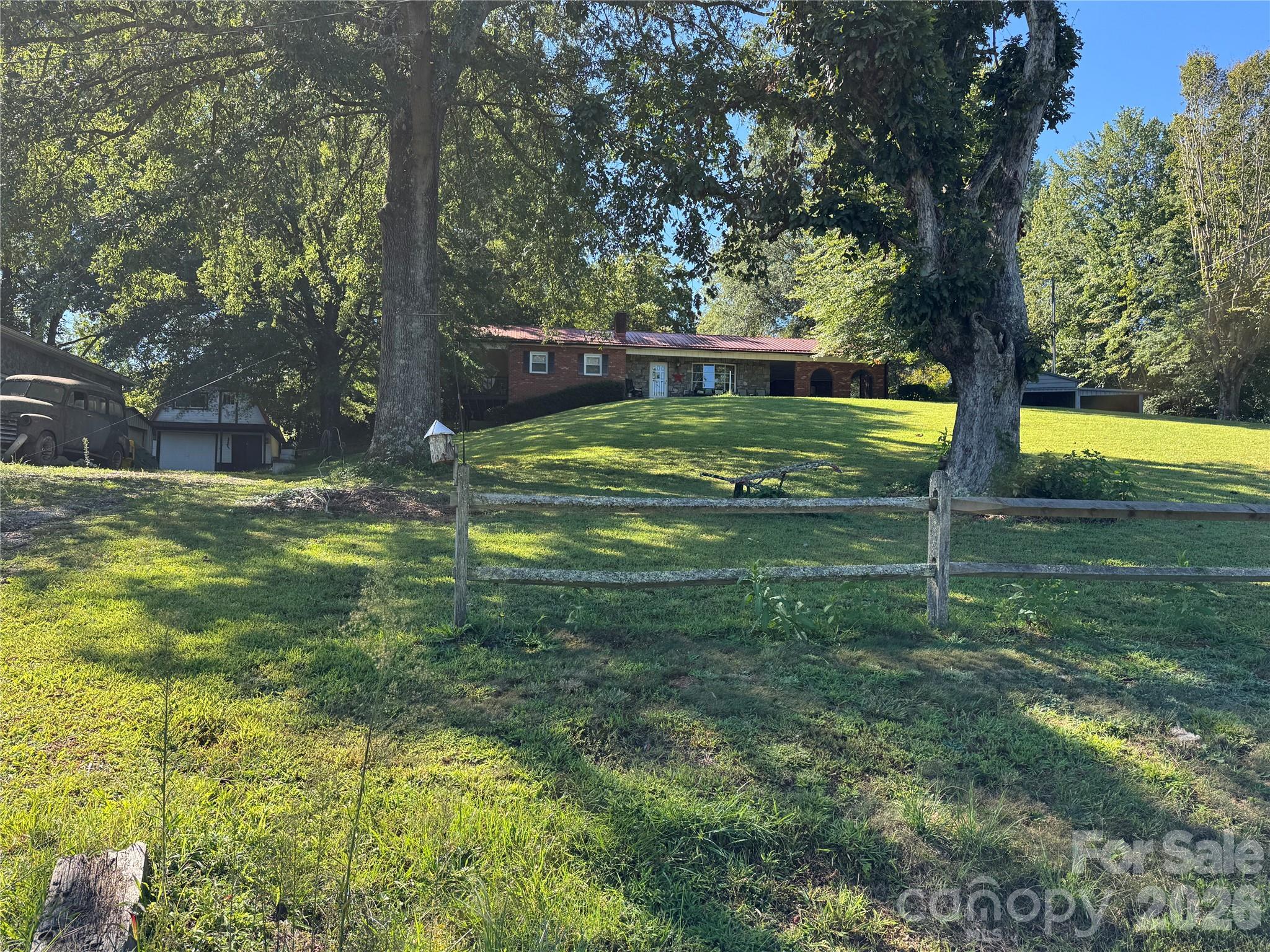 3957 Hollywood Ridge Road