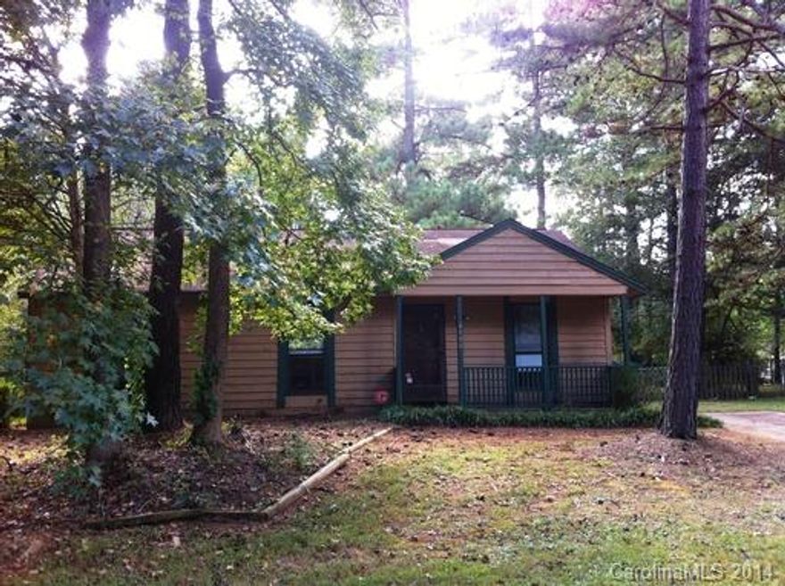 Lovely 3 bedroom, 1.5 bathroom ranch style home available for immediate move in. Large living room, vaulted ceiling, eat-in kitchen, huge sunroom, private backyard, good sized rooms. Call today to set your appointment! Close to WT Harris, Independence Blvd, Restaurants, Shopping and so much more!