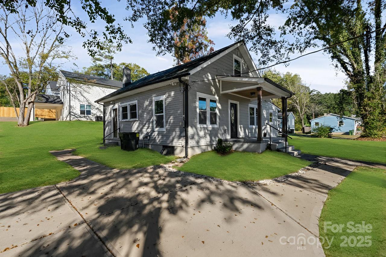 225 N Lee Street