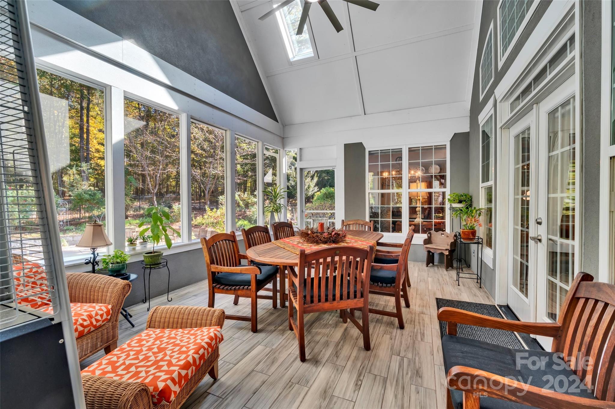 The Coves On River Oaks - Residential