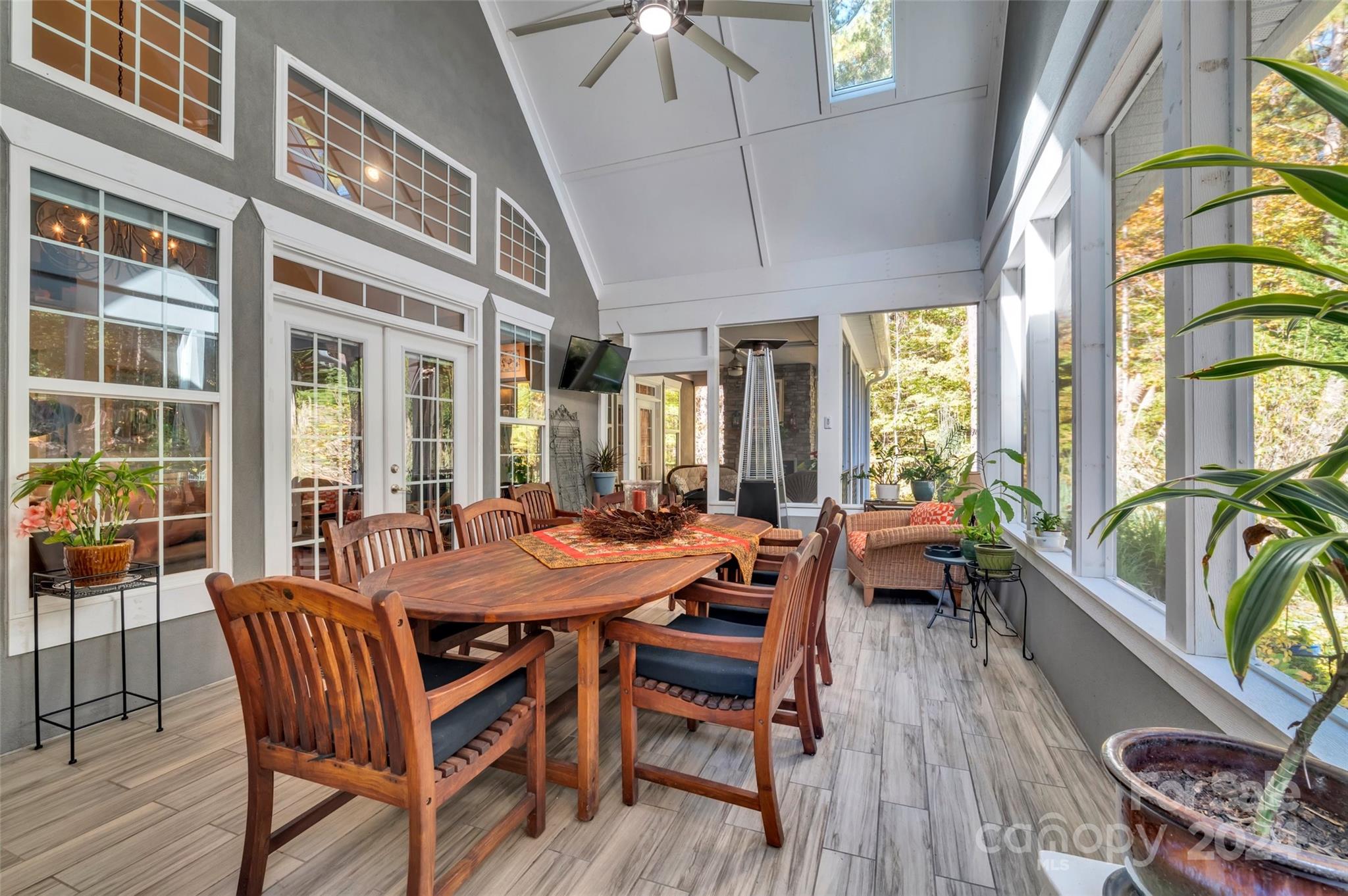 The Coves On River Oaks - Residential