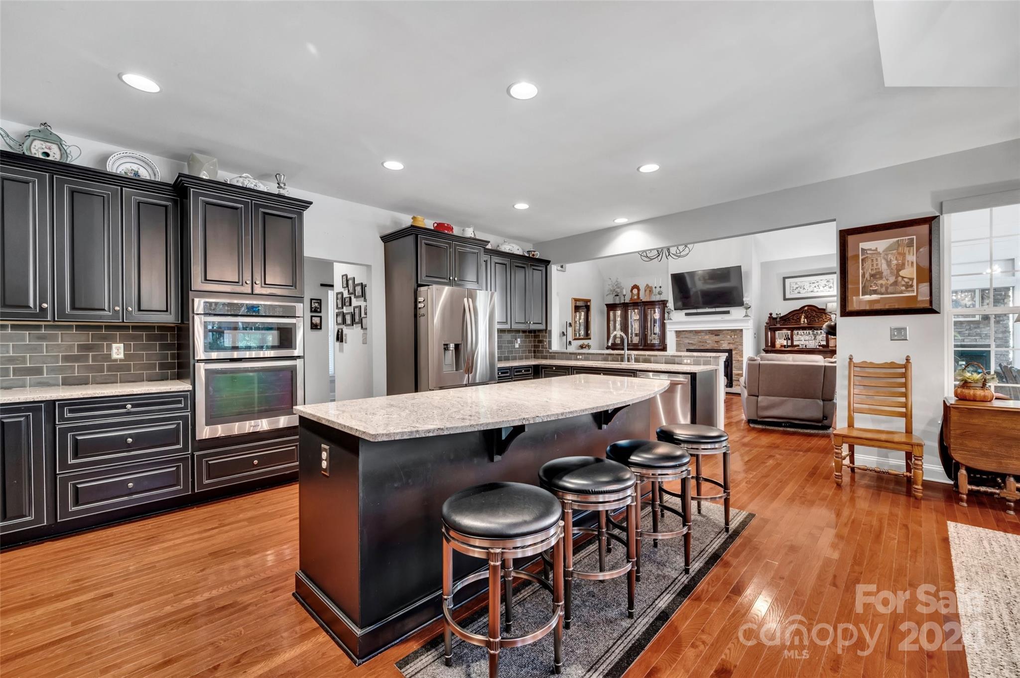 The Coves On River Oaks - Residential