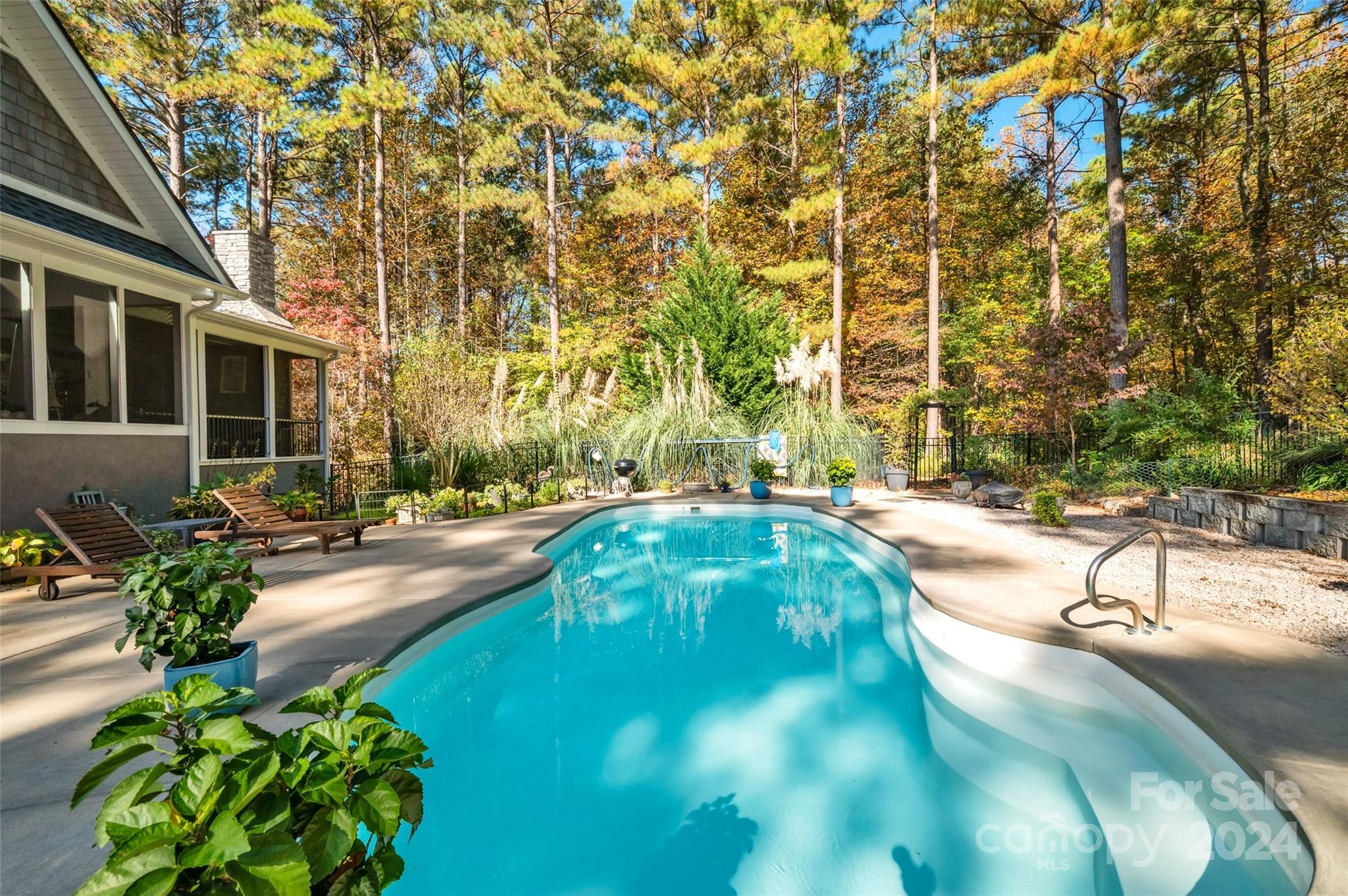 The Coves On River Oaks - Residential