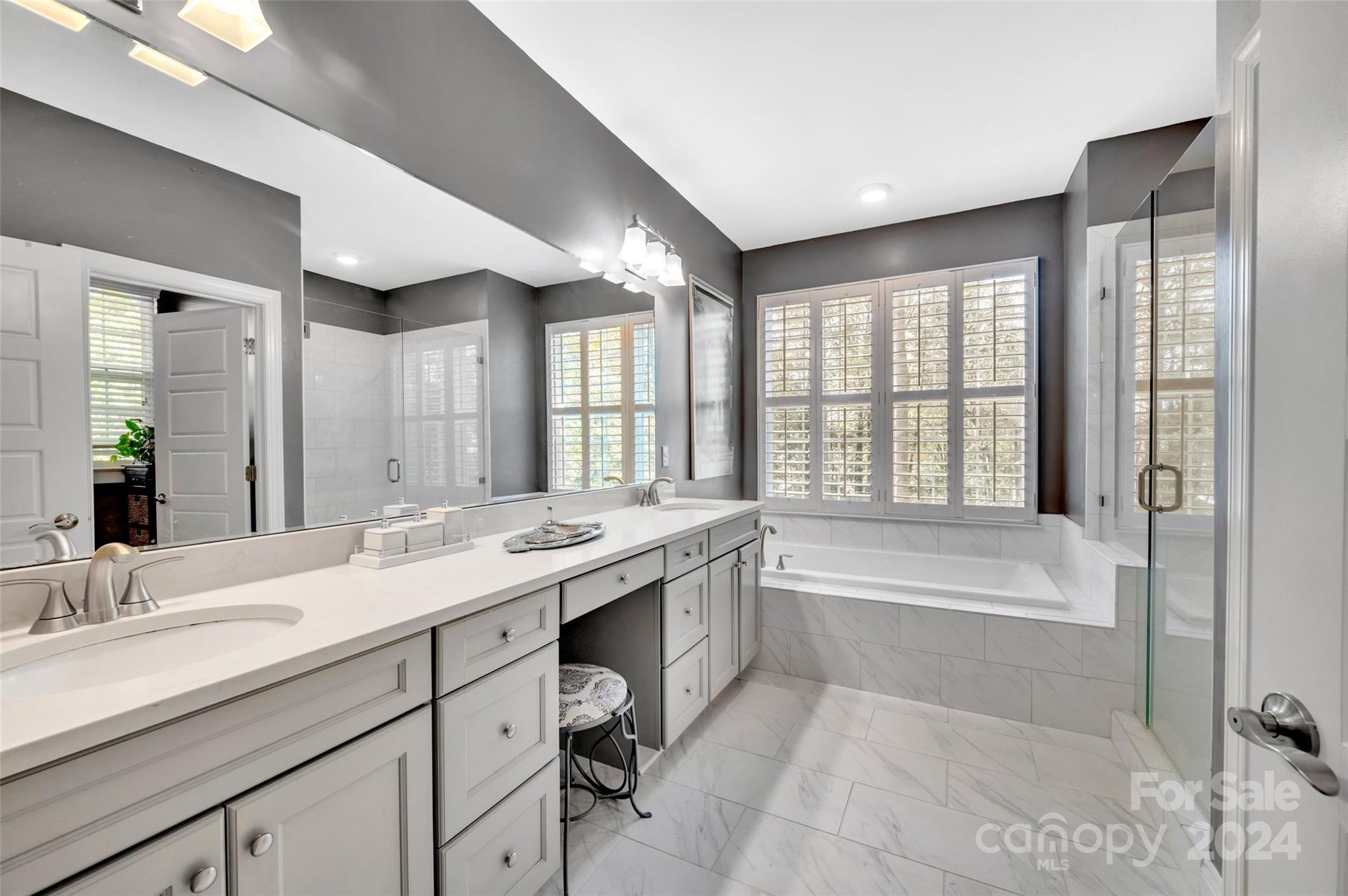 The Coves On River Oaks - Residential