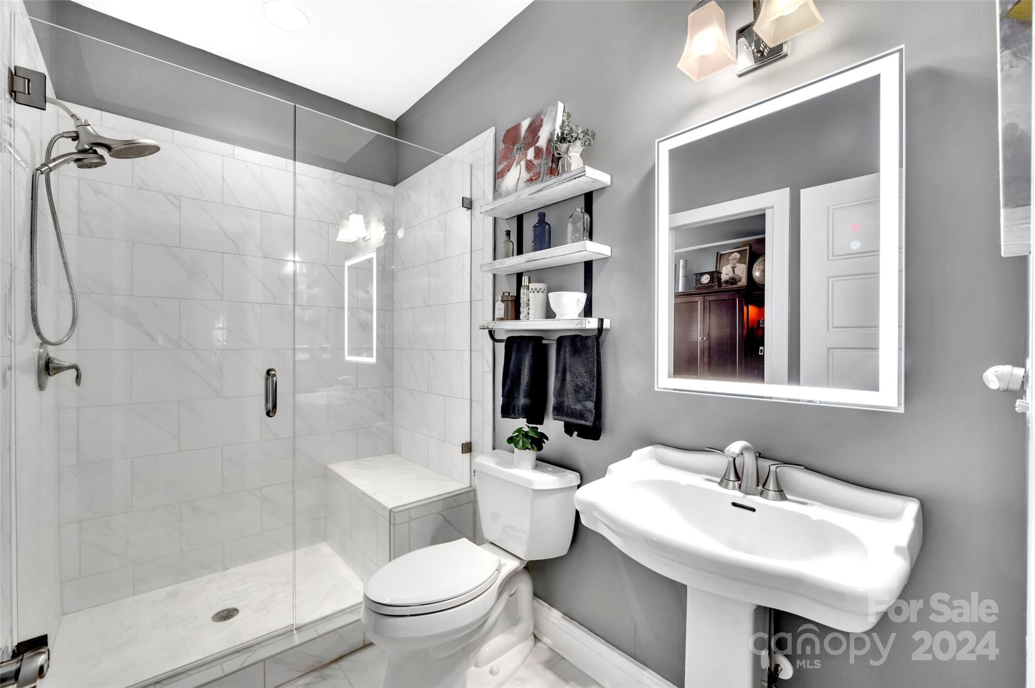 The Coves On River Oaks - Residential