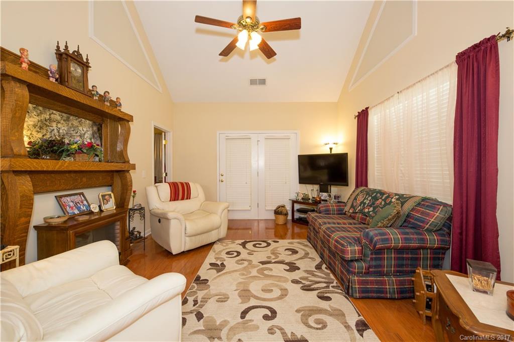 Lexington Commons - Residential