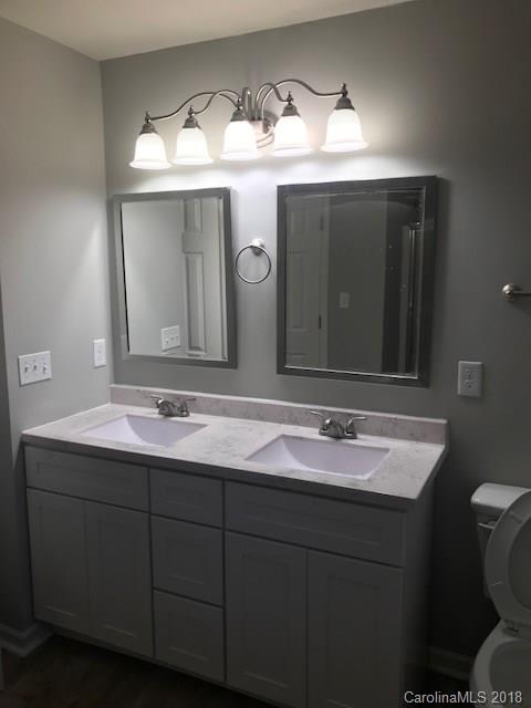 Oaks Of Broadway - Residential