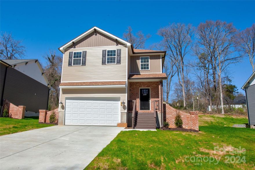 ****MOTIVATED SELLER OFFERING 2-1 BUYDOWN INCENTIVE FOR BUYER W/ACCEPTABLE OFFER.  Introducing a stunning, new construction home with extraordinary features that will captivate you! The elegant residence boasts quartz countertops, beautiful tile backsplash, and exquisite heavy molding throughout.  Enjoy luxury of soft close doors and drawers, as you revel in the immense comfort of 9-foot ceilings on the main level.  Appreciate the sophistication of wood shelving and recessed lighting, while the stylish kitchen island, complete with an eat in bar, provides the perfect space for entertaining.  Revel in the convenience of under cabinet lighting and relaxing deck.  Home is built on a crawl space.  This home is a masterpiece you do not want to miss.
$5,000 in closing costs and $600 towards a warranty (buyers choice) with an acceptable offer