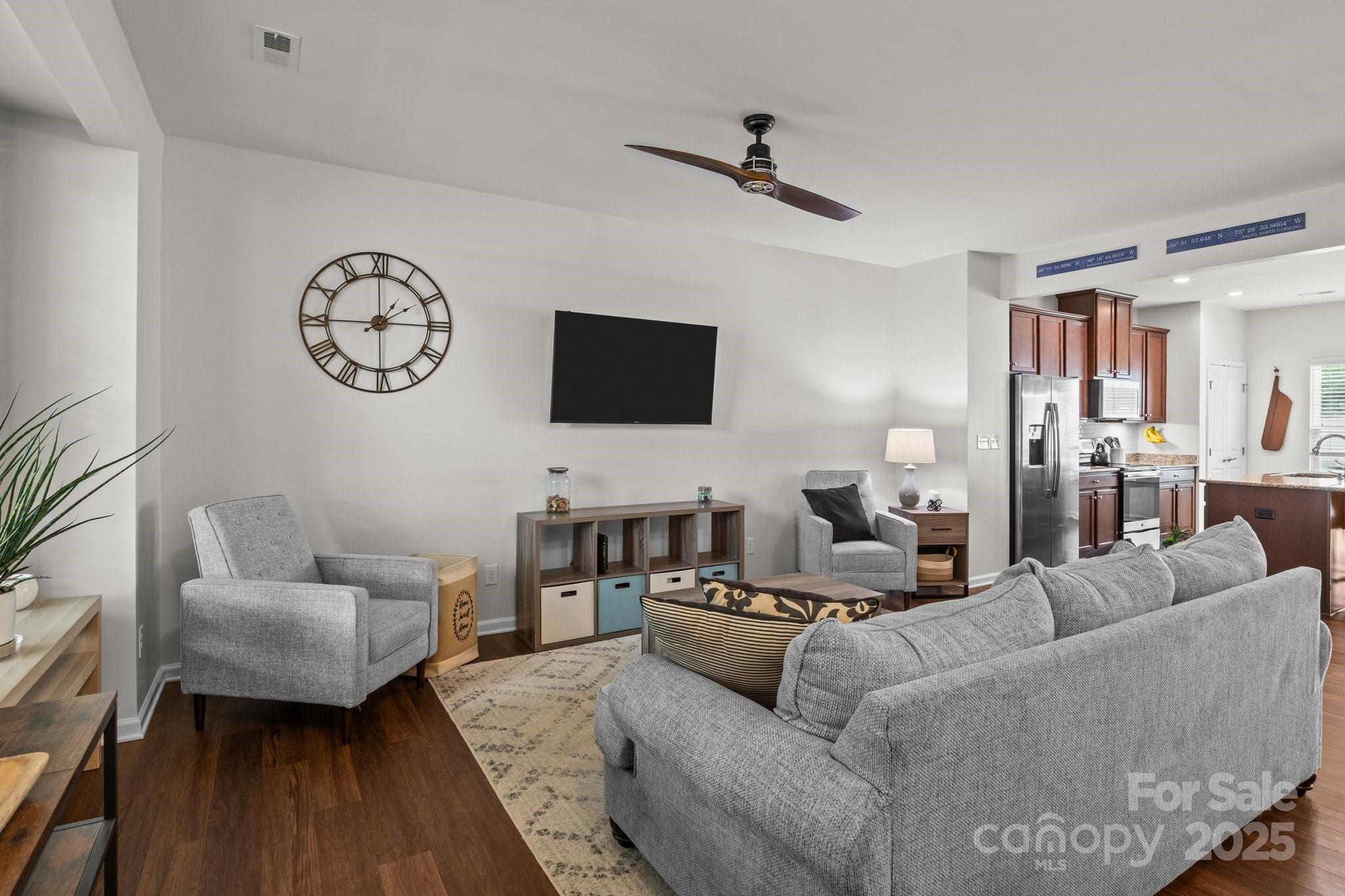 2444 Mariners Cove Lane