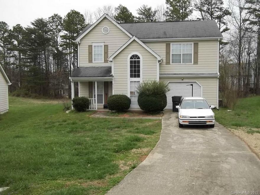 Priced to sell! Buyers looking for a great deal! With a little effort, this home will shine!
Spacious floor plan in Cambridge Commons.
SOLD AS IS.