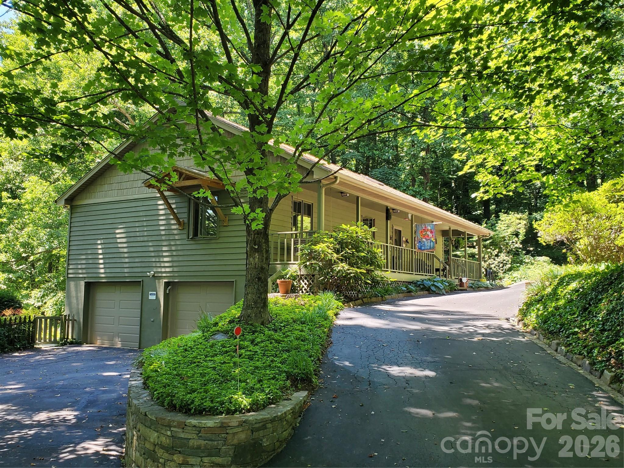 383 Ravenwood Lane