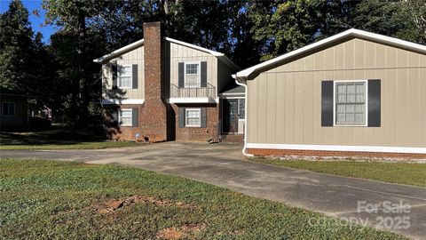 1325 Leolillie Lane Charlotte NC 28216