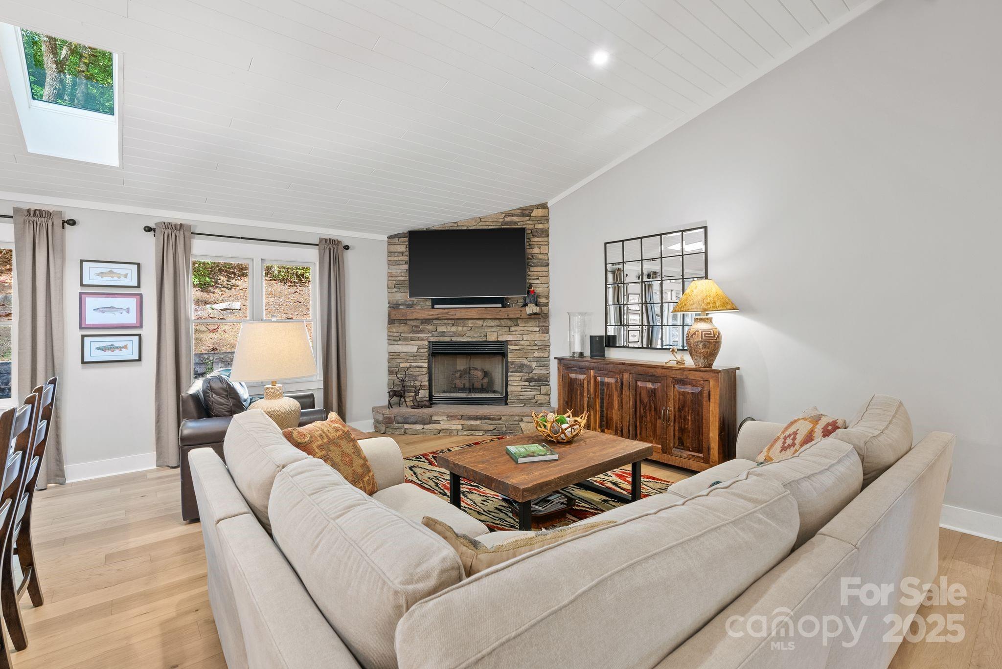 703 Kanasgowa Drive