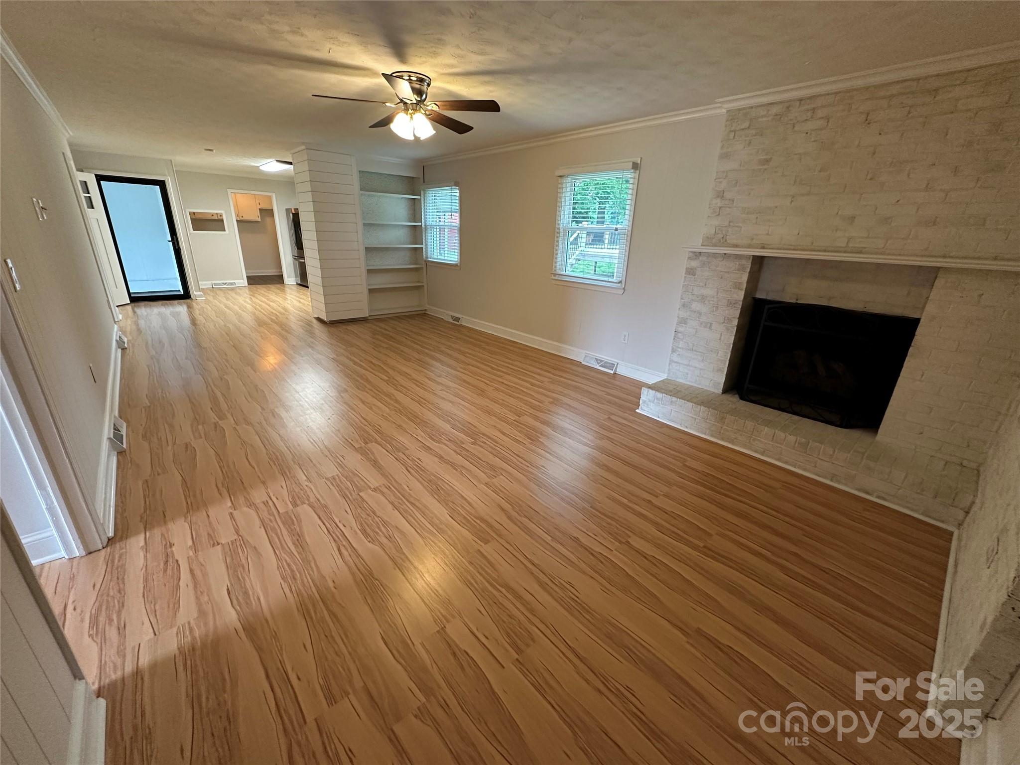 396 Pitts School Road NW