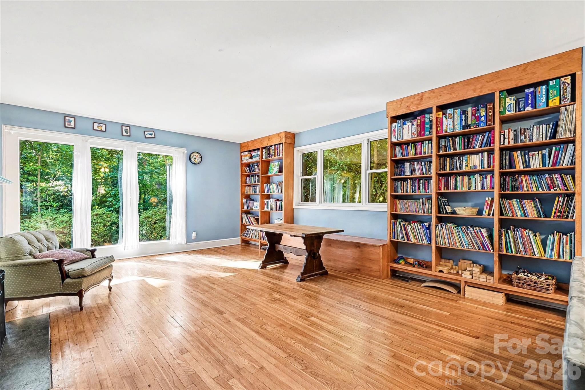812 Saint Michaels Lane