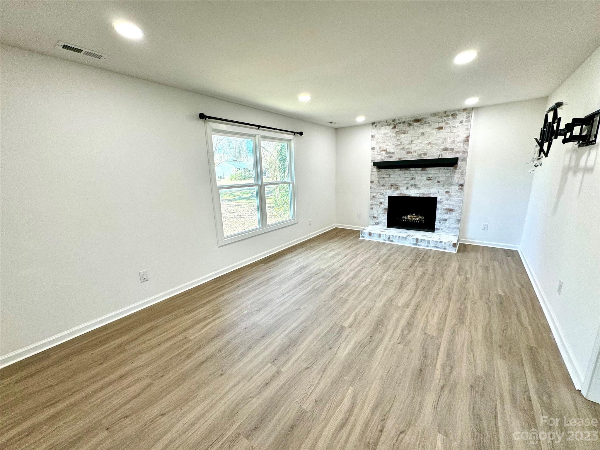 Country Club Heights - Residential Lease