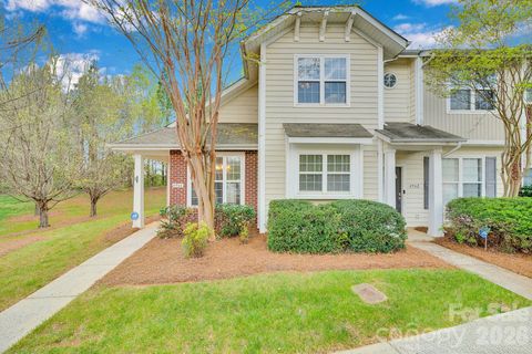 Photo of 4966 Sunset Ridge Court, Charlotte, NC 28269 (MLS # 4361442)