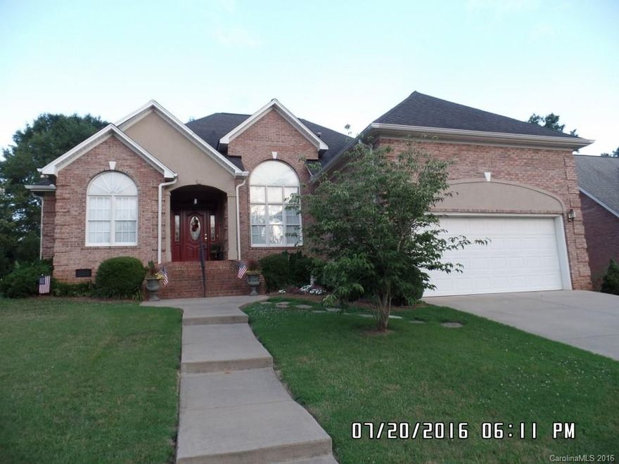 Great open floor plan with volume ceilings, gas log fireplace and hardwood floors. Formal dining and kitchen with breakfast area. Private patio area surrounded by lush landscaping. Master suite office/sitting area and jetted tub. Well maintained home only one mile from Cleveland Regional Medical Center. Grey Fox Forest HOA has pool, clubhouse, and dedicated green space for residents.