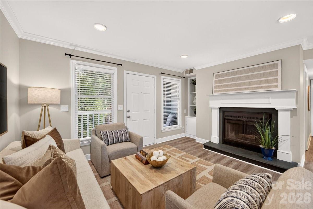 430 Queens Road 221