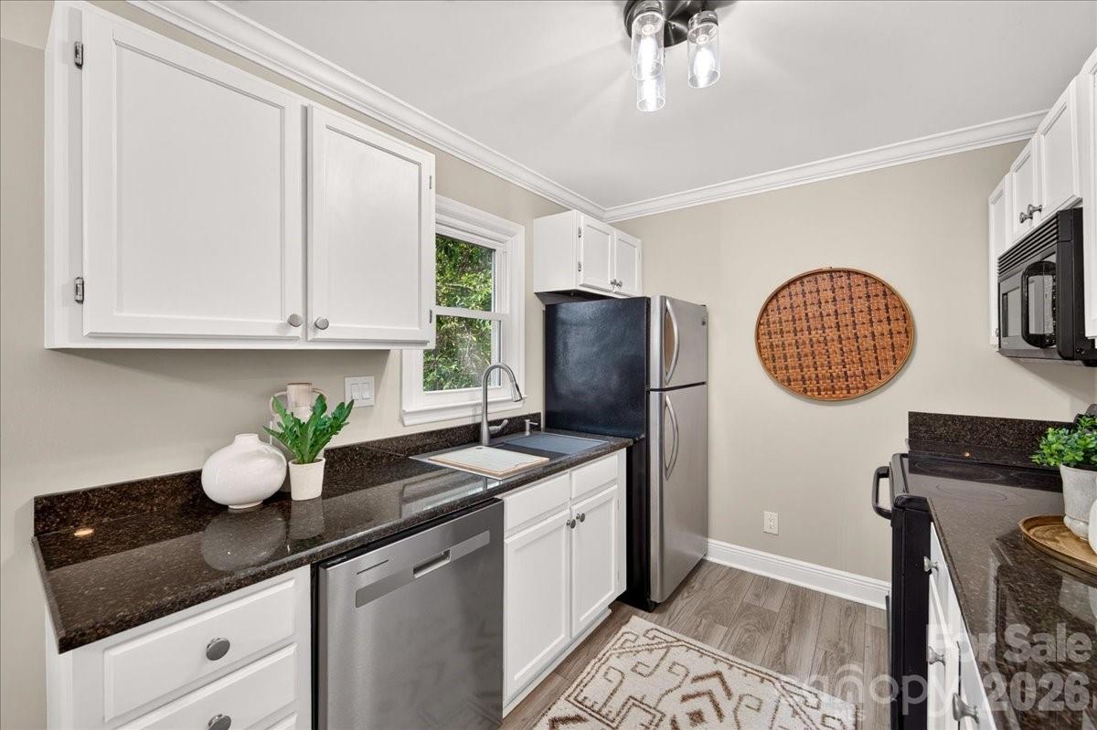 430 Queens Road 221