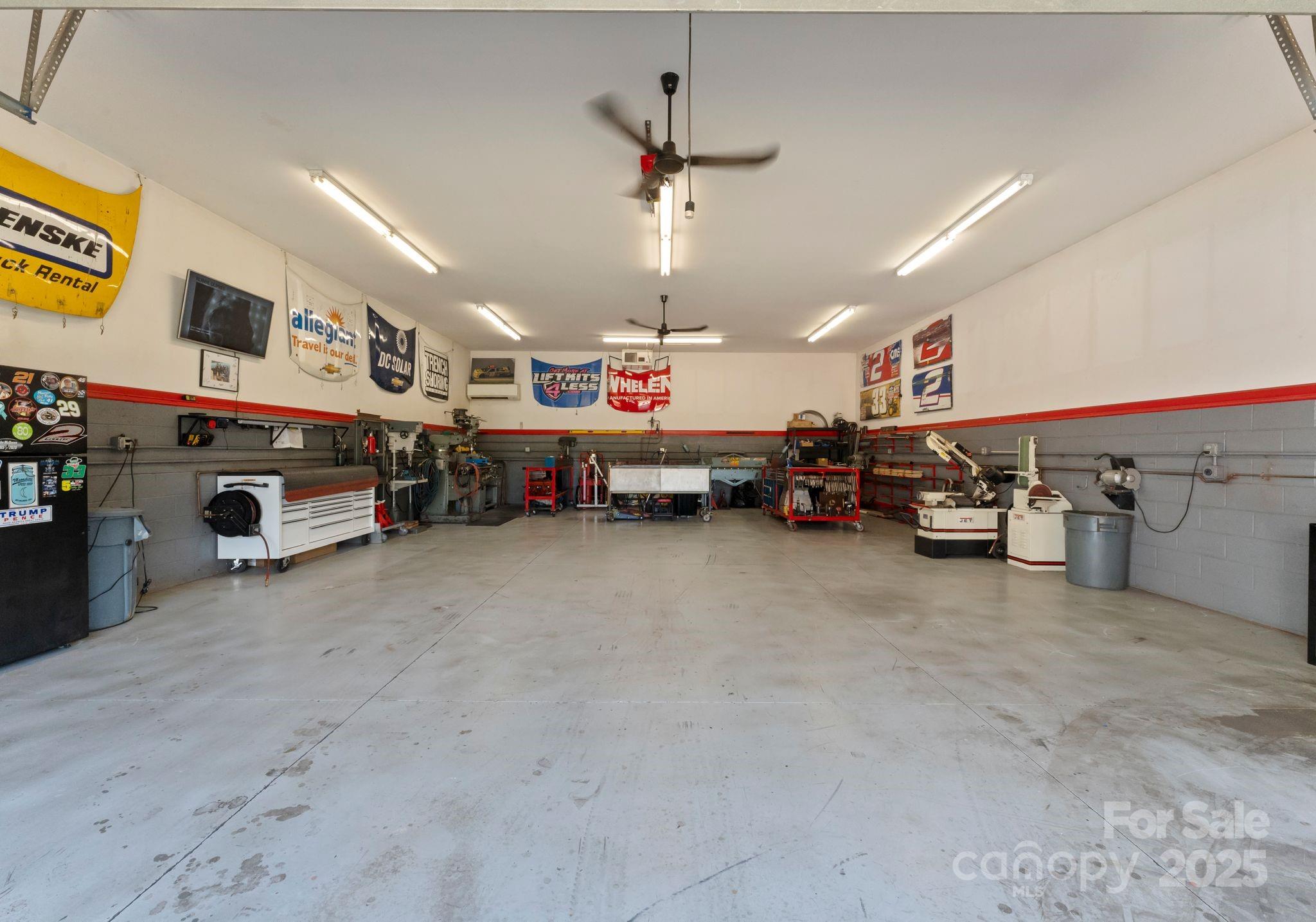 895 E Monbo Road