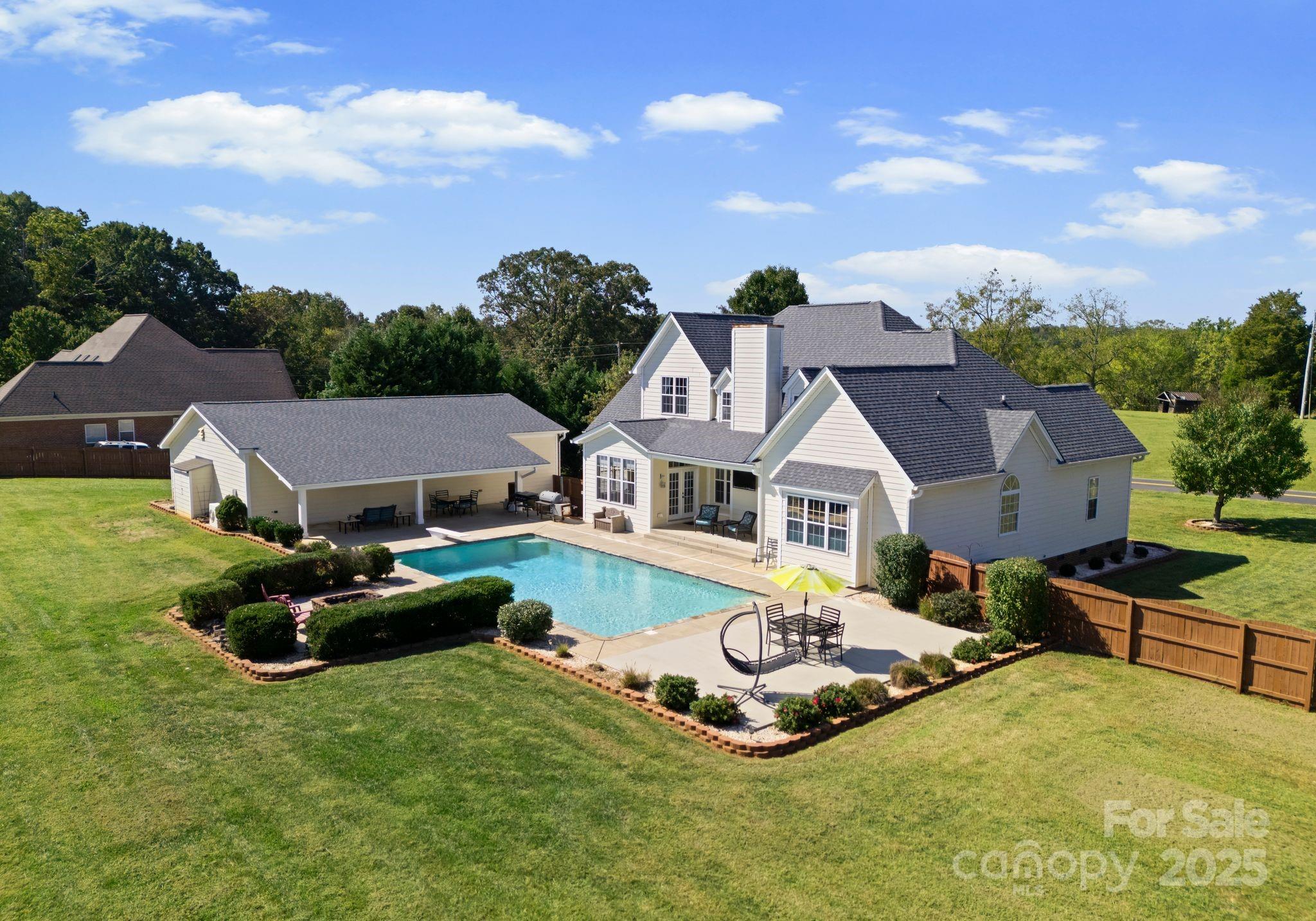 Pinecrest - Residential