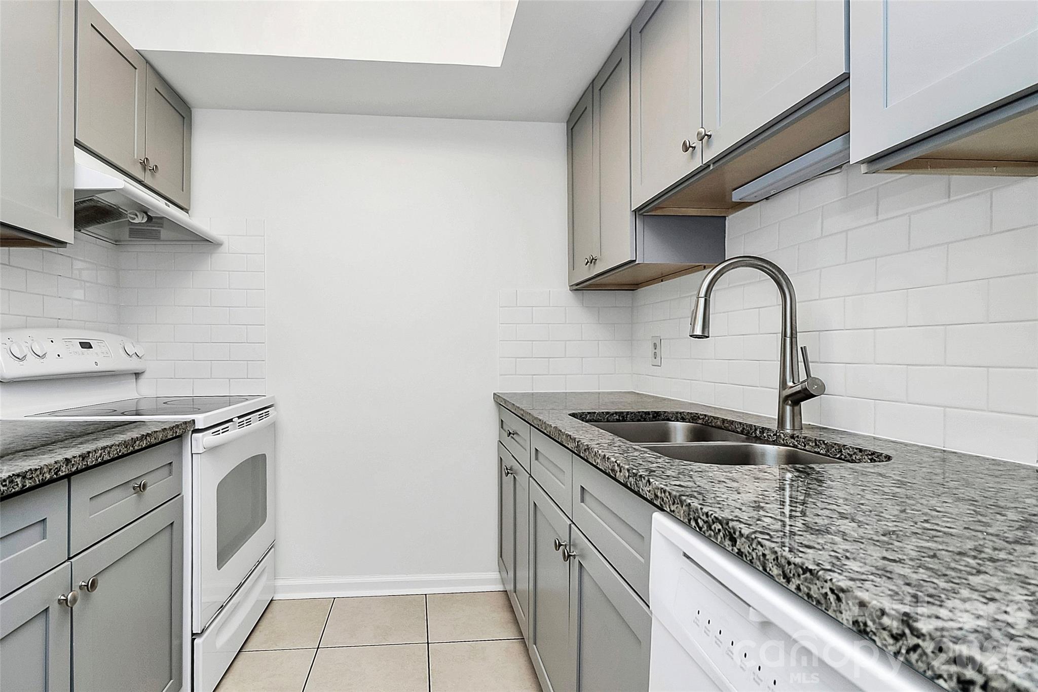 Myers Park Manor - Residential Lease