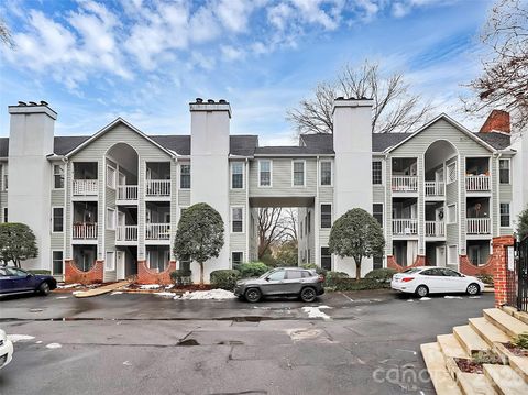 Photo of 430 Queens Road #711, Charlotte, NC 28207 (MLS # 4343896)