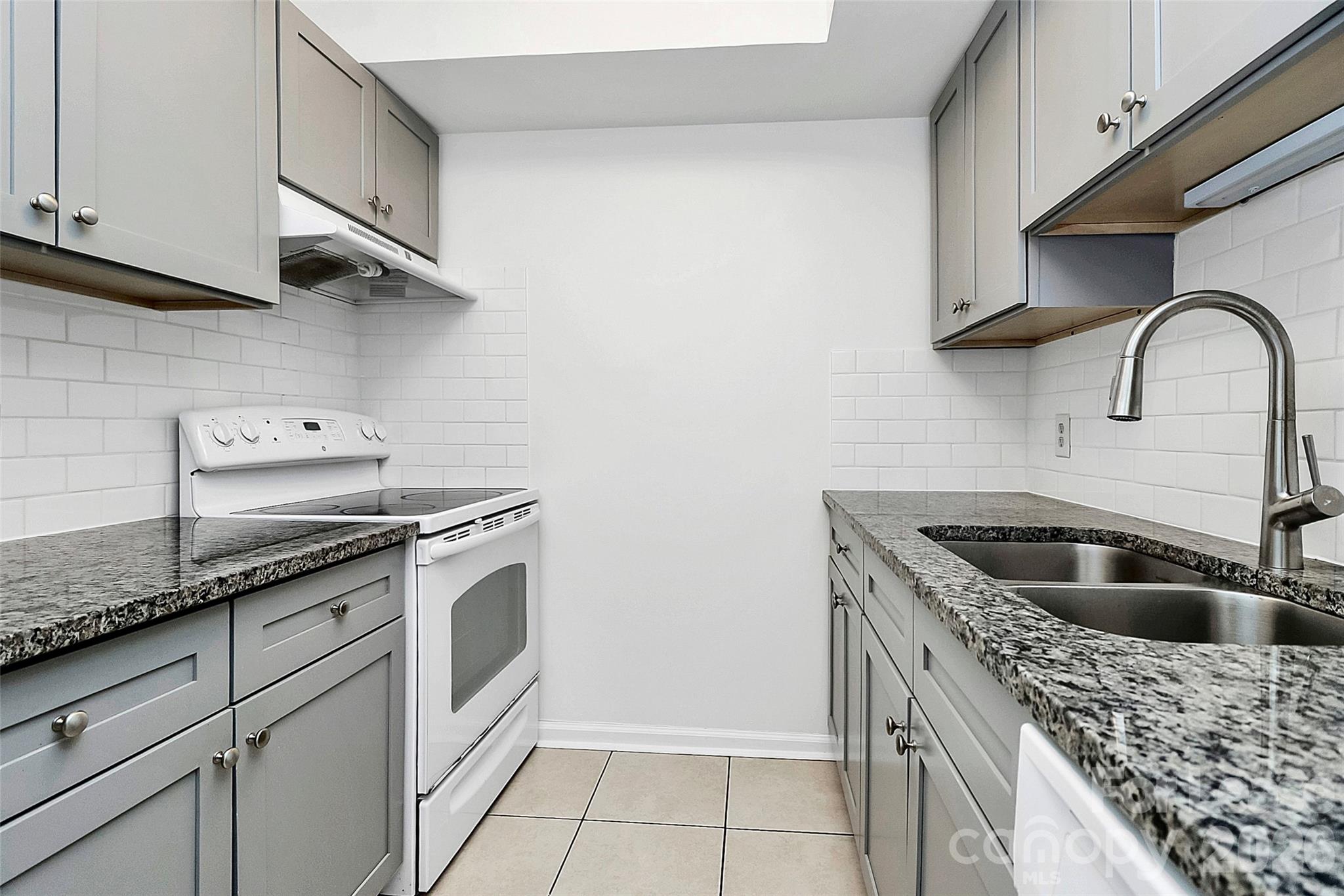 Myers Park Manor - Residential Lease