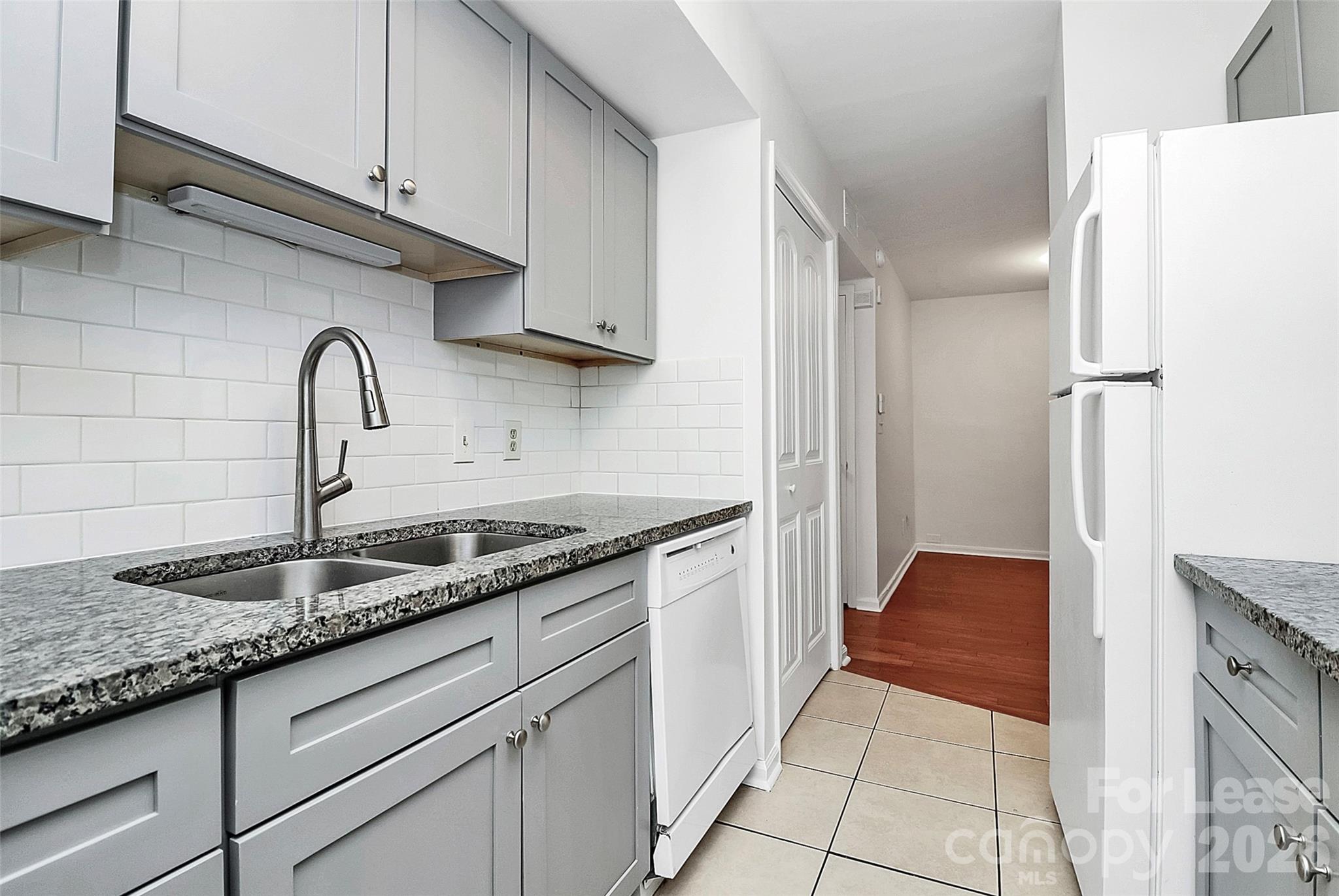 Myers Park Manor - Residential Lease