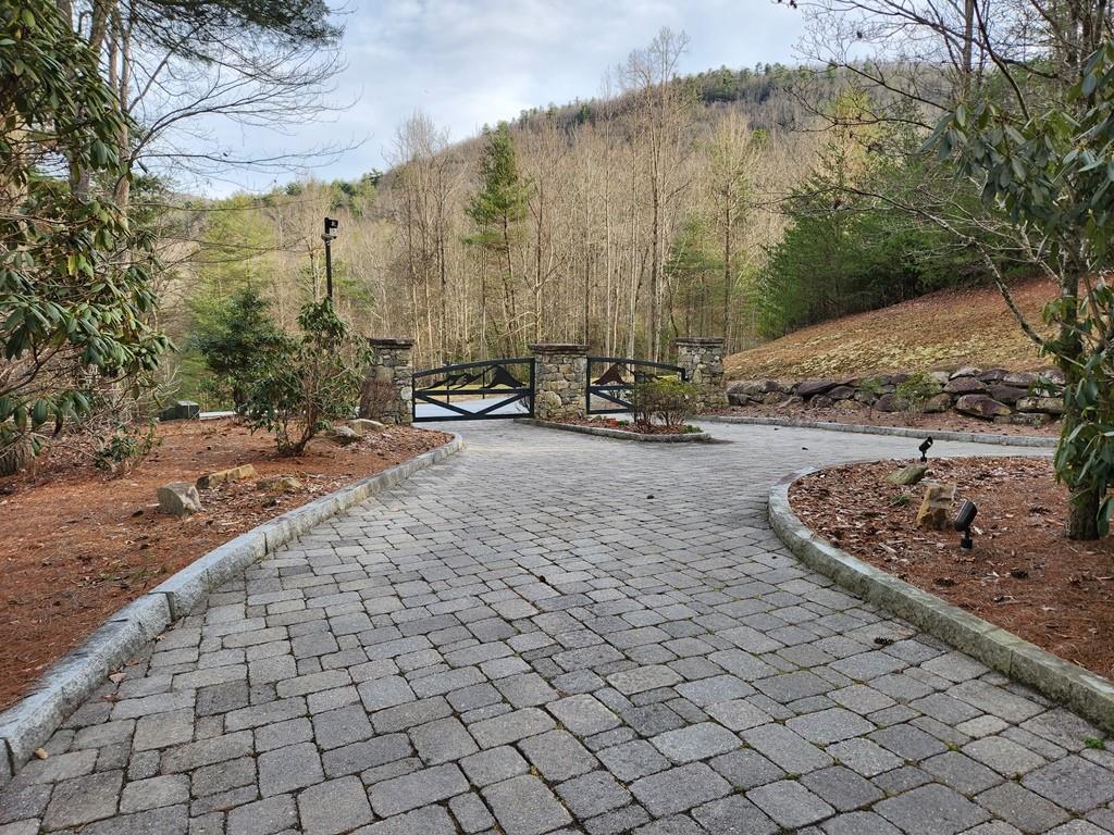 Round Mountain Falls - Land